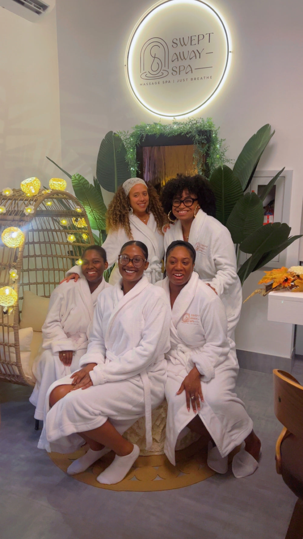 The Ultimate Spa Party & Retreat( Book one week in advance) 3 Hour Private Luxury Wellness Experience
Up to 5 Guests | $600 each guest -  Please Call to Make Reservations…